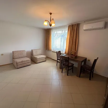 къща アパート ドブリニシュテ