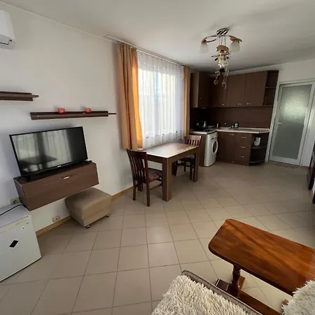 къща * ドブリニシュテ